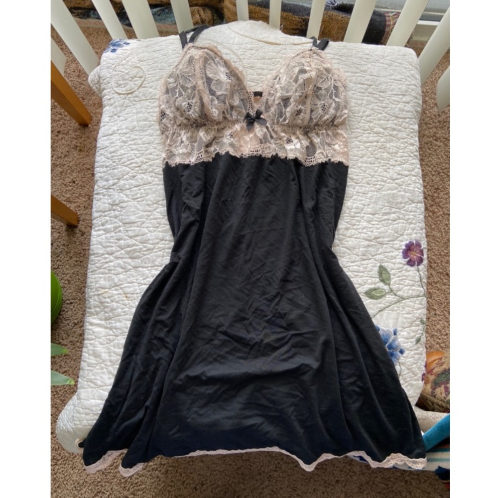 Victoria’s Secret Black & Pink lace slip dress